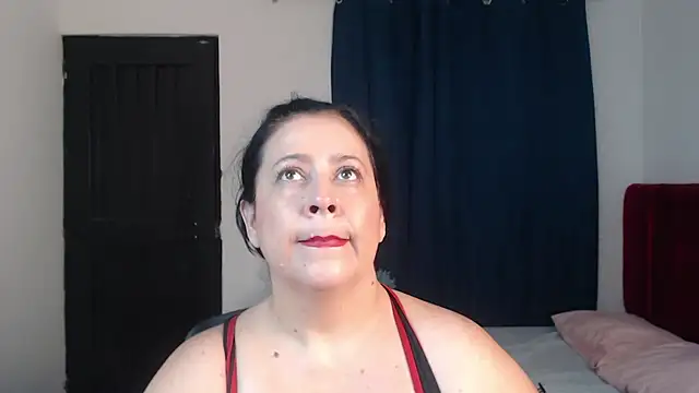 Snapshot of carlareyesk977 chatting on 07/13/26, 12:46 carlareyesk977 online show from 07/13/26, 12:46