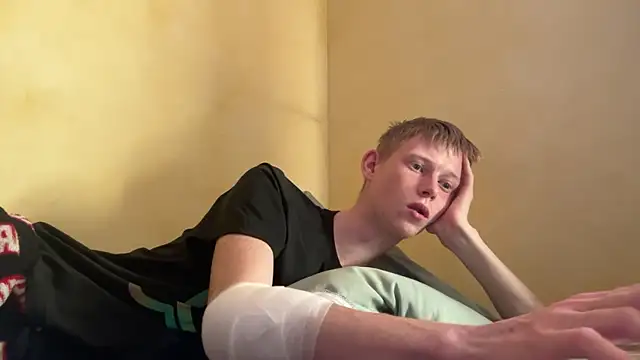 dreamy devi1 online show from 04/23/26, 01:02