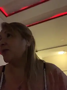 Snapshot of Ambar_Hoot chatting on 03/31/26, 04:35 Ambar Hoot online show from 03/31/26, 04:35