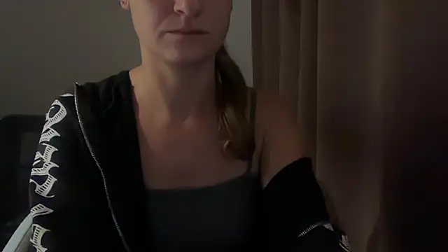 Shy Lucyy online show from 04/10/26, 03:12