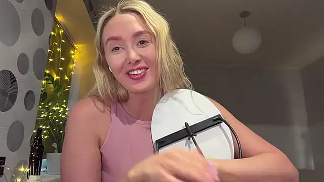 Annycute666 online show from 04/03/26, 03:43