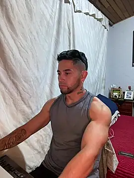 Snapshot of Sexmuscle17 chatting on 06/30/26, 10:00 Sexmuscle17 online show from 06/30/26, 10:00