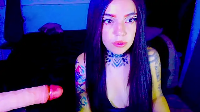 Snapshot of LannieGonzales chatting on 05/16/26, 03:55 LannieGonzales online show from 05/16/26, 03:55