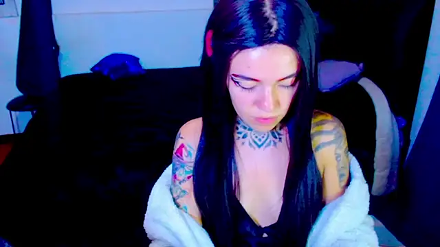 Snapshot of LannieGonzales chatting on 05/17/26, 03:59 LannieGonzales online show from 05/17/26, 03:59