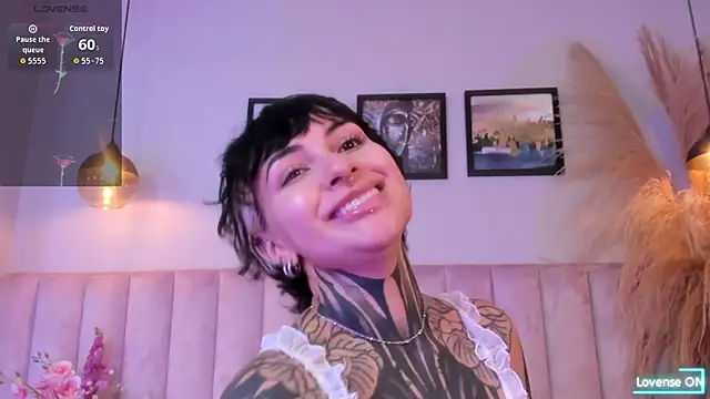 Luana fiore online show from 04/11/26, 12:20