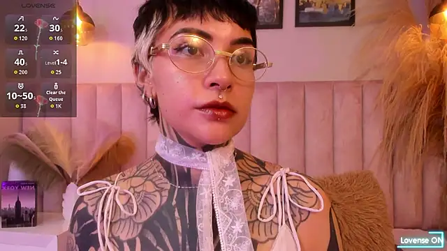 Luana fiore online show from 04/14/26, 12:22