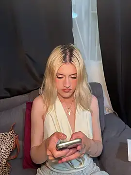 Lia fire online show from 05/17/26, 05:05