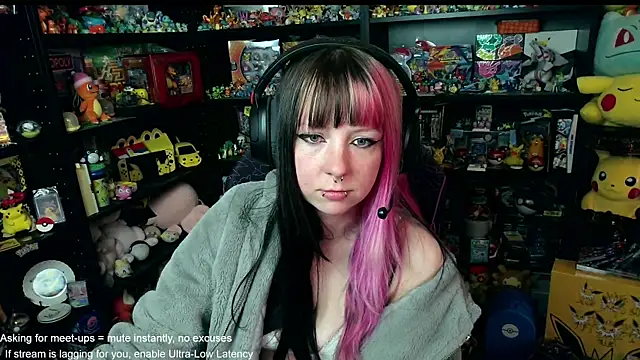 CutieTracer online show from 06/16/26, 01:47