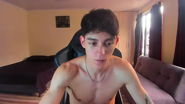 Snapshot of Luke_Chill chatting on 04/23/26, 05:15 Luke Chill online show from 04/23/26, 05:15