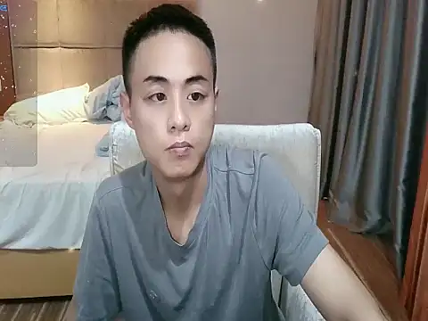 Snapshot of davidboys chatting on 04/13/26, 07:25 davidboys online show from 04/13/26, 07:25