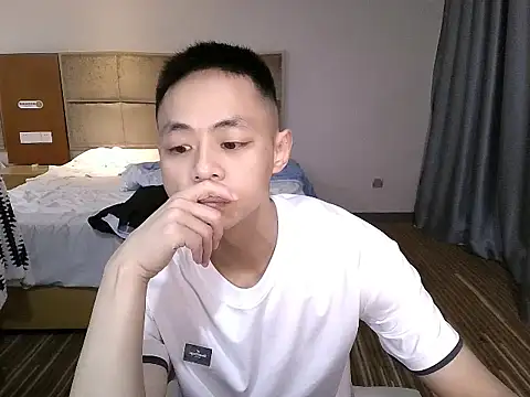Snapshot of davidboys chatting on 04/28/26, 04:17 davidboys online show from 04/28/26, 04:17