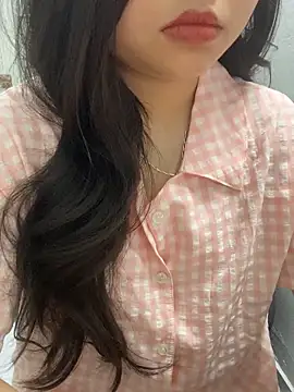 Rosecute11 online show from 04/18/26, 05:00