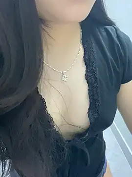 Rosecute11 online show from 04/26/26, 08:23