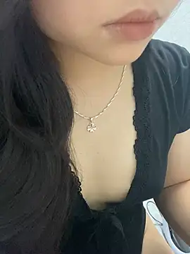 Rosecute11 online show from 05/05/26, 03:31