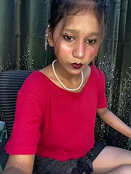 Snapshot of Cutiepie- chatting on 04/18/26, 06:01 Cutiepie- online show from 04/18/26, 06:01