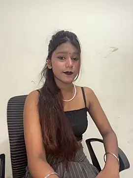 Snapshot of Cutiepie- chatting on 04/22/26, 04:52 Cutiepie- online show from 04/22/26, 04:52