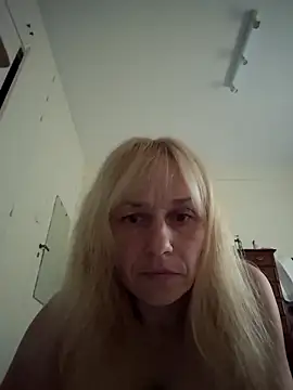 RinaSunX online show from 04/21/26, 04:01