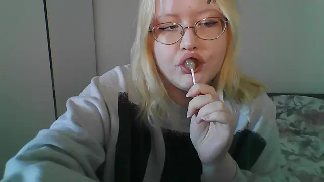 Snapshot of Elayne_Sweet chatting on 04/18/26, 08:07 Elayne Sweet online show from 04/18/26, 08:07