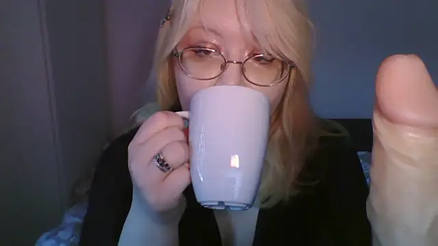 Snapshot of Elayne_Sweet chatting on 04/21/26, 06:09 Elayne Sweet online show from 04/21/26, 06:09