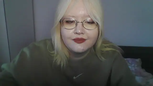 Snapshot of Elayne_Sweet chatting on 05/15/26, 10:44 Elayne Sweet online show from 05/15/26, 10:44