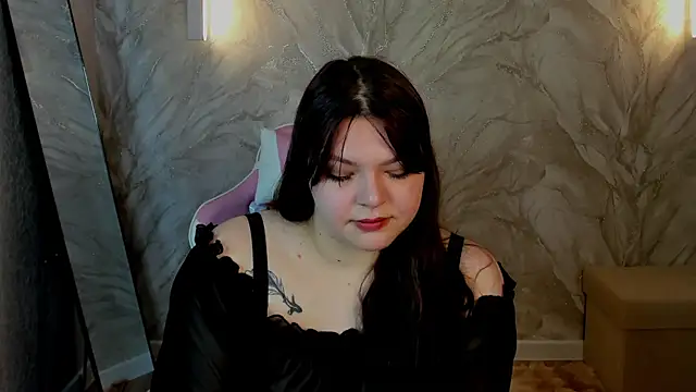 Snapshot of Evelyne_Loo chatting on 05/03/26, 01:11 Evelyne Loo online show from 05/03/26, 01:11