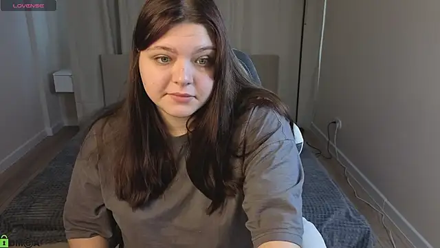 Snapshot of Evelyne_Loo chatting on 05/04/26, 01:01 Evelyne Loo online show from 05/04/26, 01:01