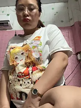 Snapshot of Lina-Naughty chatting on 04/25/26, 05:21 Lina-Naughty online show from 04/25/26, 05:21