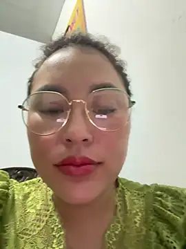 Snapshot of Lina-Naughty chatting on 04/26/26, 04:48 Lina-Naughty online show from 04/26/26, 04:48