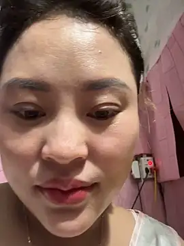 Snapshot of Lina-Naughty chatting on 06/19/26, 03:38 Lina-Naughty online show from 06/19/26, 03:38