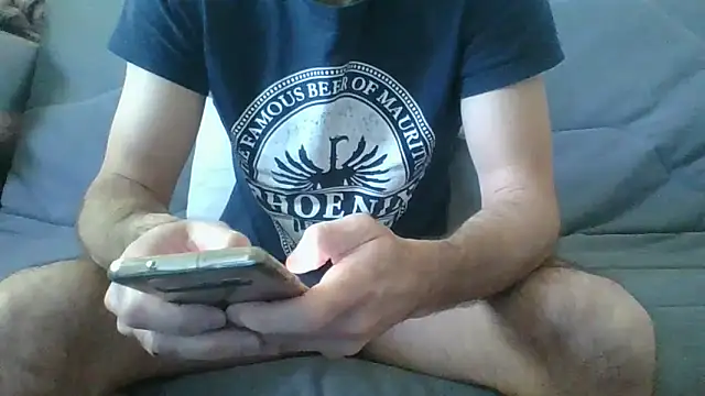 Snapshot of Valmont3340 chatting on 05/07/26, 09:25 Valmont3340 online show from 05/07/26, 09:25