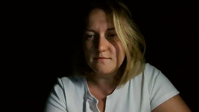 TinaKittyX online show from 06/27/26, 08:03