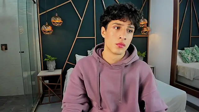 oliver laurent online show from 04/08/26, 01:11