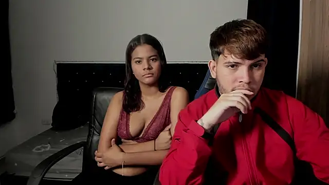 Snapshot of val_andBry chatting on 04/02/26, 08:39 val andBry online show from 04/02/26, 08:39