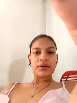 Snapshot of Lyra_Siren chatting on 04/17/26, 02:42 Lyra Siren online show from 04/17/26, 02:42