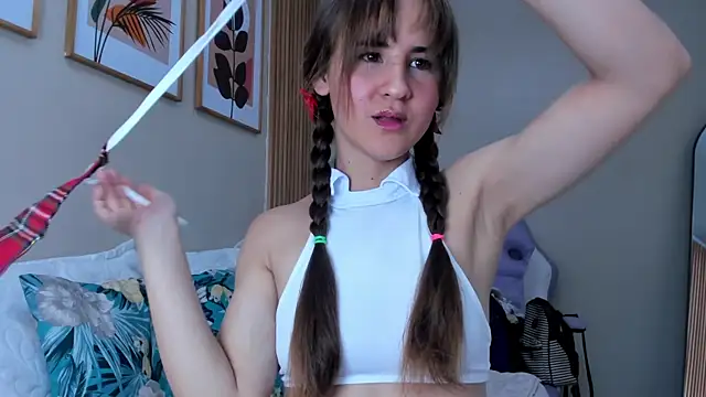 Alina Valmont online show from 05/18/26, 03:07