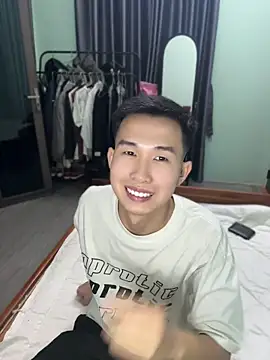 Snapshot of tuanhip chatting on 04/13/26, 01:38 tuanhip online show from 04/13/26, 01:38