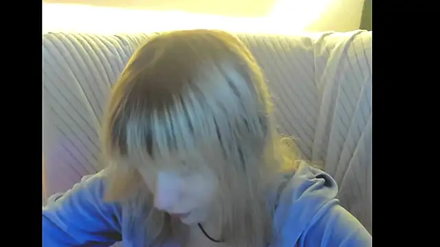 Snapshot of MiaKimiko chatting on 06/03/26, 01:08 MiaKimiko online show from 06/03/26, 01:08