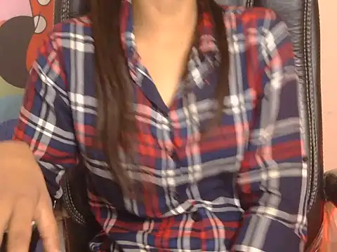 pari darling online show from 04/01/26, 11:22