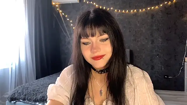 Snapshot of EmilyEmbears chatting on 05/07/26, 05:35 EmilyEmbears online show from 05/07/26, 05:35