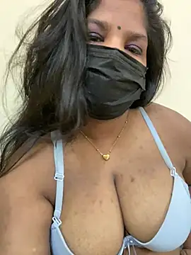 Snapshot of Shalu_naughty69 chatting on 06/10/26, 03:18 Shalu naughty69 online show from 06/10/26, 03:18