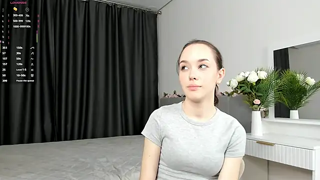 RoyceKintzel online show from 04/25/26, 07:00