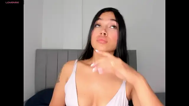 jazlycute   online show from 07/06/26, 01:52