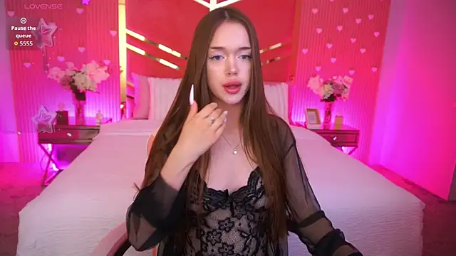 LunarDolly online show from 07/21/26, 09:00