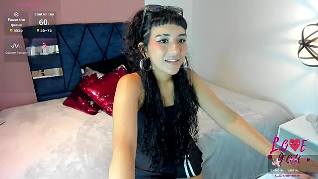 Snapshot of Hanna_Clark__ chatting on 07/08/26, 11:48 Hanna Clark online show from 07/08/26, 11:48