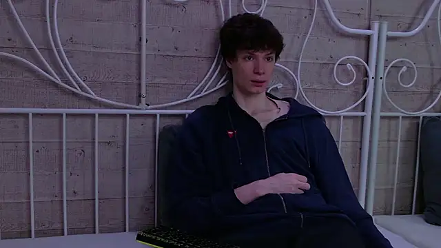 EdwardHogan online show from 04/03/26, 03:54