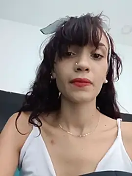 Snapshot of Alexa_fox669 chatting on 06/17/26, 02:07 Alexa fox669 online show from 06/17/26, 02:07