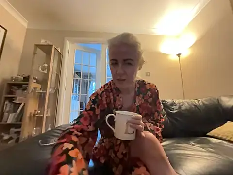 Laylaskyexx online show from 06/01/26, 05:09