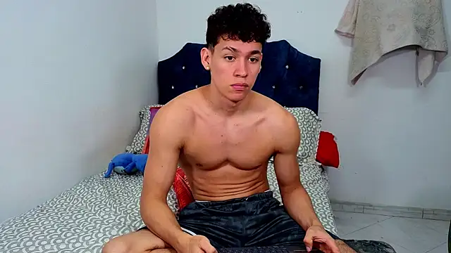 Snapshot of Myke_sexy chatting on 04/07/26, 04:40 Myke sexy online show from 04/07/26, 04:40
