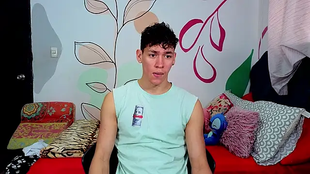 Snapshot of Myke_sexy chatting on 04/14/26, 01:28 Myke sexy online show from 04/14/26, 01:28
