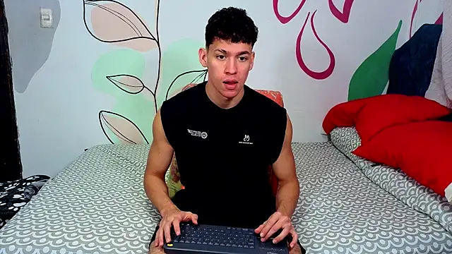 Snapshot of Myke_sexy chatting on 04/22/26, 05:25 Myke sexy online show from 04/22/26, 05:25